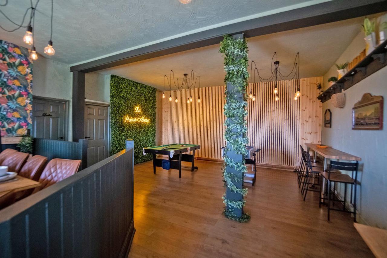 Entire Venue With Accommodation Sleeps Up To 19 - Waterfall Country Escape Wales Coelbren Exterior photo
