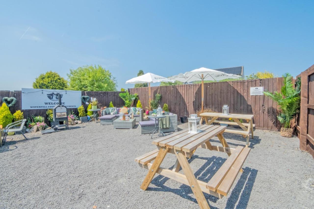 Entire Venue With Accommodation Sleeps Up To 19 - Waterfall Country Escape Wales Coelbren Exterior photo