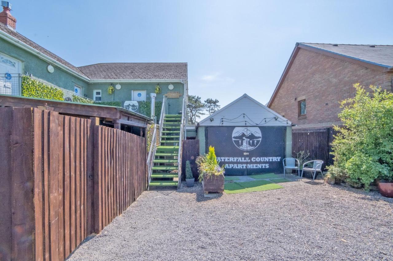 Entire Venue With Accommodation Sleeps Up To 19 - Waterfall Country Escape Wales Coelbren Exterior photo