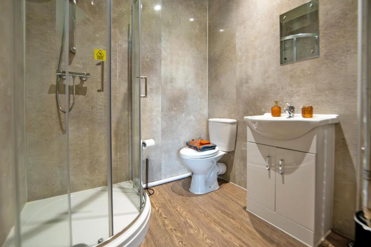 Entire Venue With Accommodation Sleeps Up To 19 - Waterfall Country Escape Wales Coelbren Exterior photo