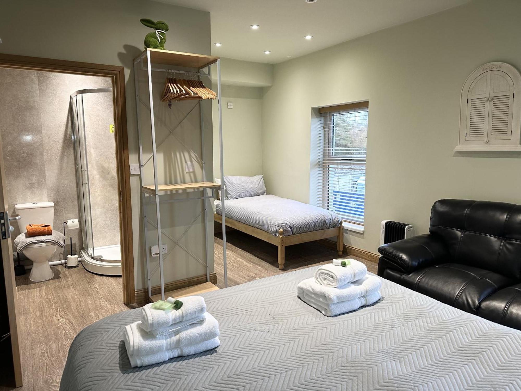 Entire Venue With Accommodation Sleeps Up To 19 - Waterfall Country Escape Wales Coelbren Exterior photo